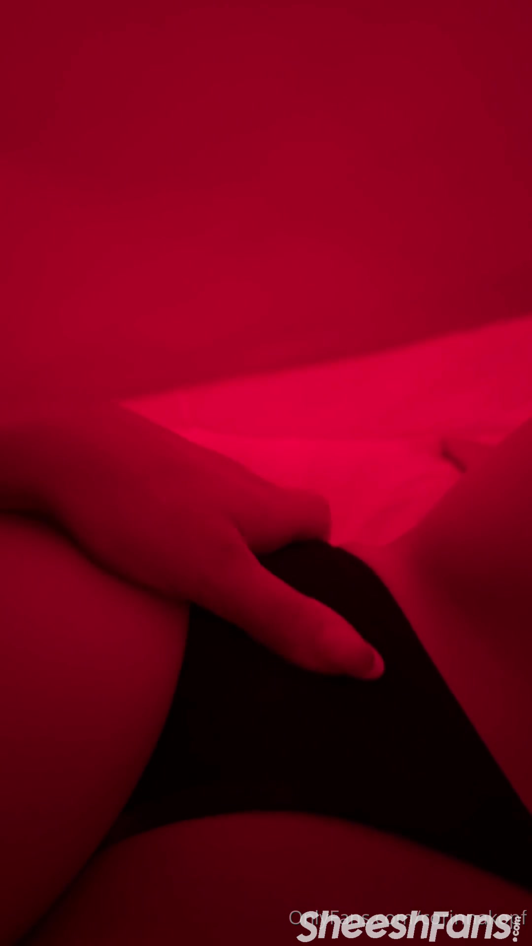 Corinna Kopf Pussy Lips Rubbing Under Sheets Ppv Leak Onlyfans