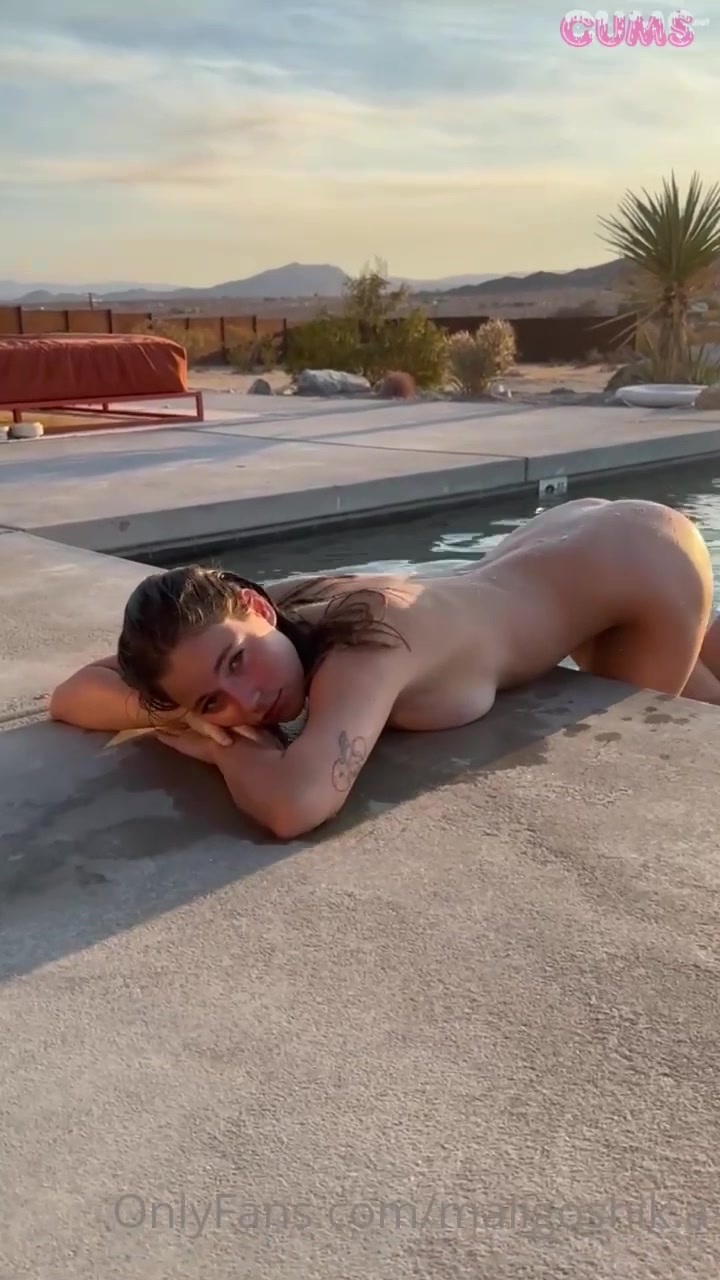 Maligoshik aka Anna Malygon Onlyfans Video Nude In Pool